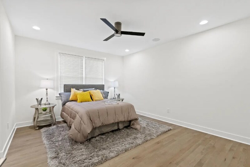 Building Photo - 510 19th Ave N