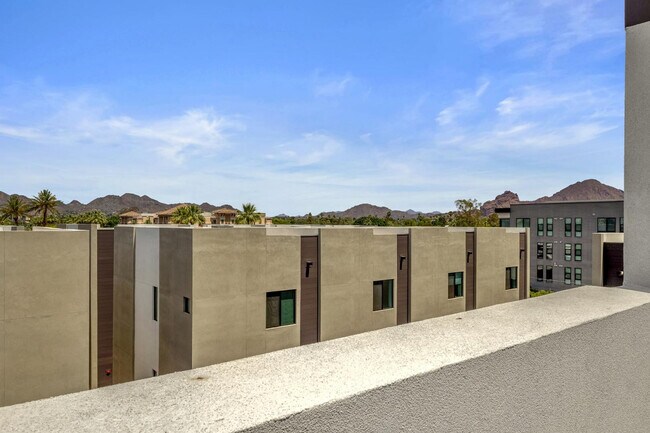 Building Photo - 4220 N 32nd St