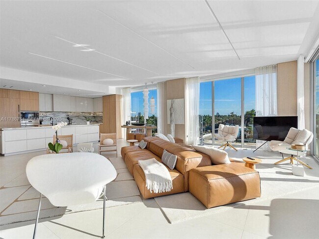 Building Photo - 21 Isle of Venice Dr