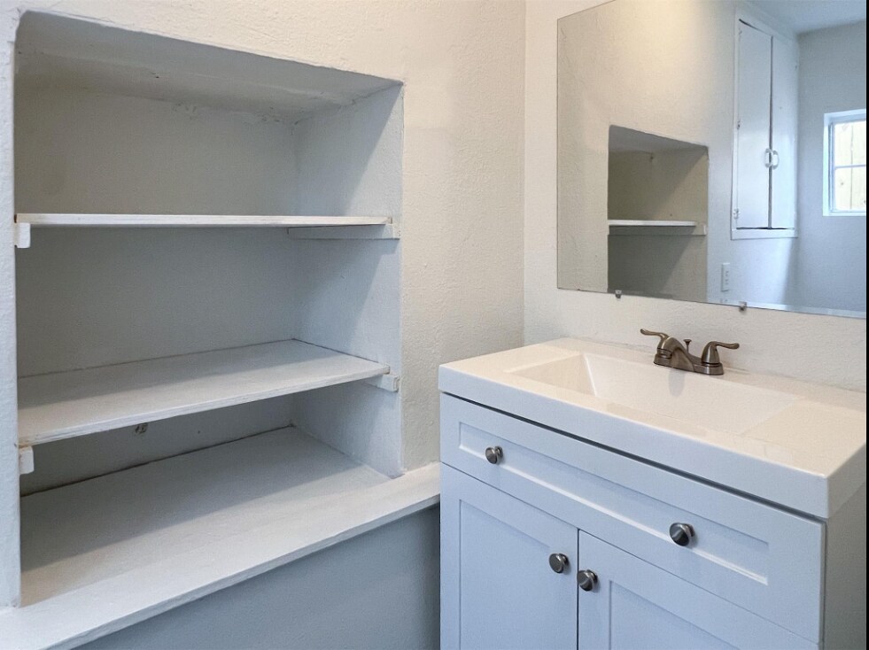 Building Photo - 11 Norwood St