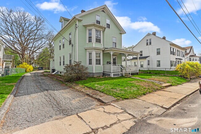 Building Photo - 63 Reynolds St