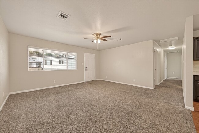 Building Photo - 10 Ferguson St