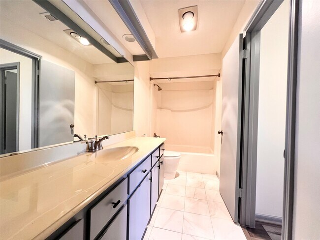 Building Photo - 727 Bunker Hill Rd