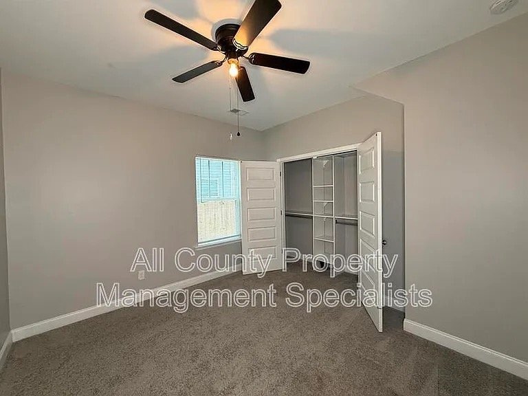 Building Photo - 333 Underhill Dr