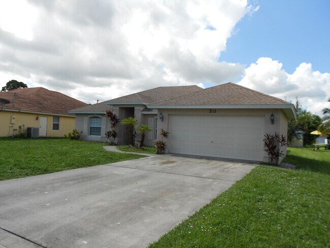 Building Photo - 3/2/2 with home with 1412 living sqft is c...