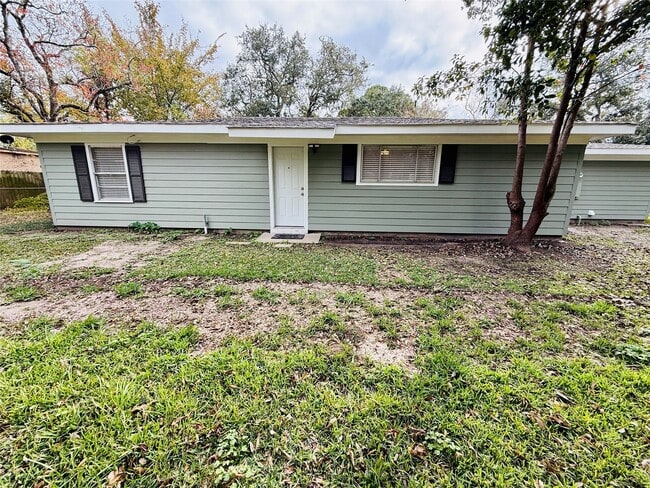 Building Photo - 2310 Pecos St