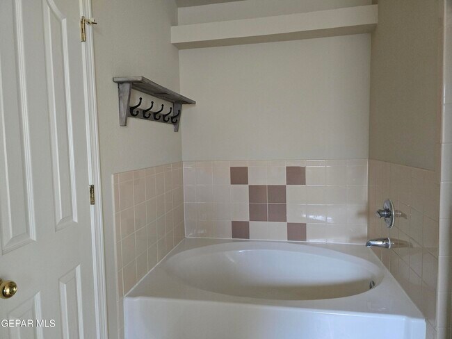 Building Photo - 14173 Smokey Point Dr