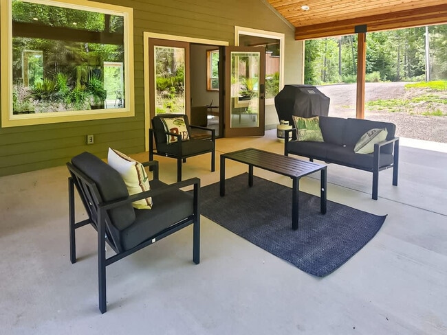 Building Photo - 1196 Place Rd