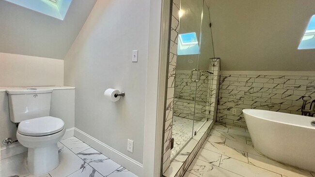 Building Photo - 696-694-29th