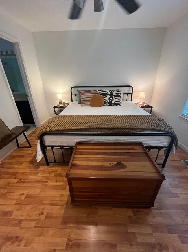 Building Photo - Beautiful Donelson Cottage With Private Fenced Yard