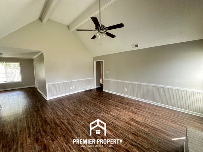 Building Photo - 6516 Lake Valley Dr