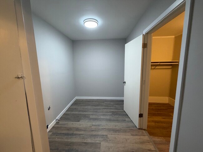 Building Photo - 103 Briarfield Cove