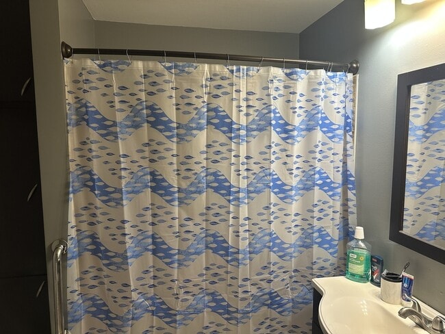 Building Photo - 320 30th St Dr SE