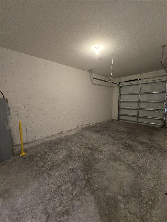 Building Photo - 2088 Monteverde Ave