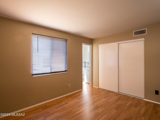 Building Photo - 6570 E Nicaragua Dr
