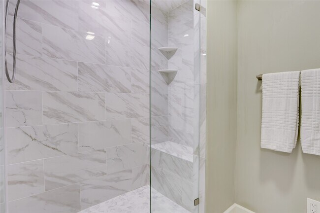 Building Photo - 7514 Olympia Dr