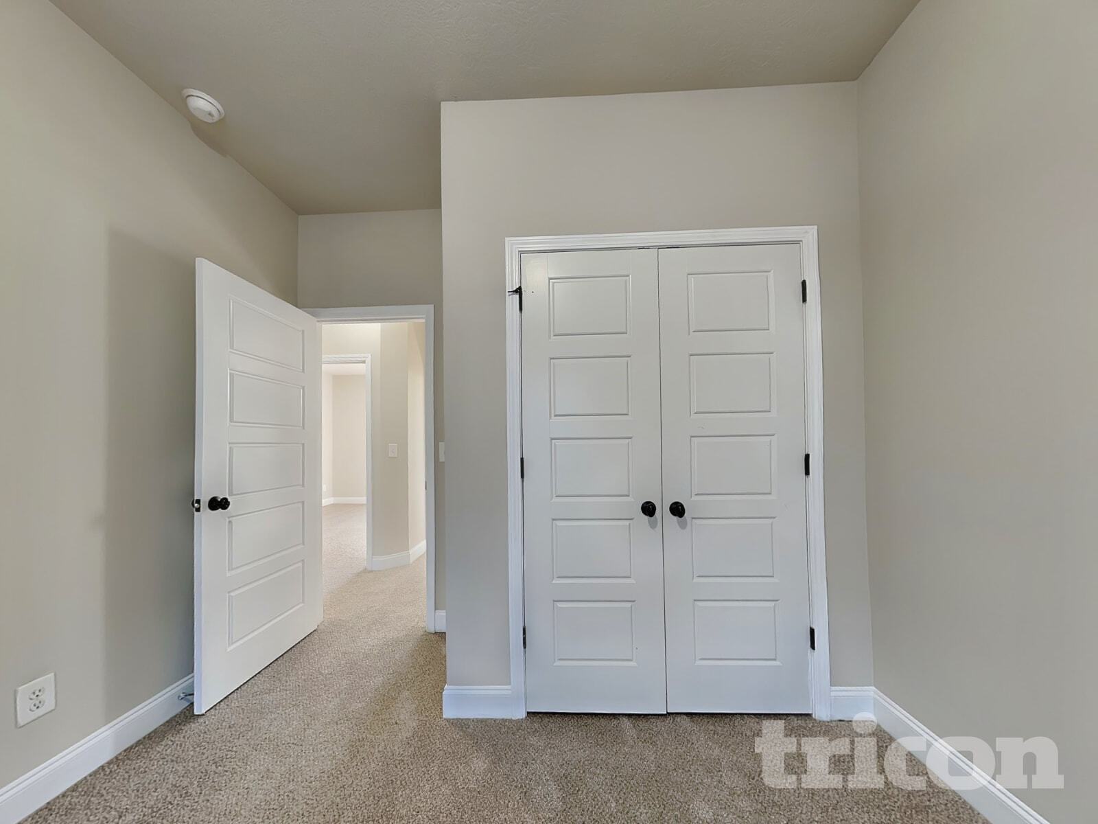 Building Photo - 667 Dandelion Row