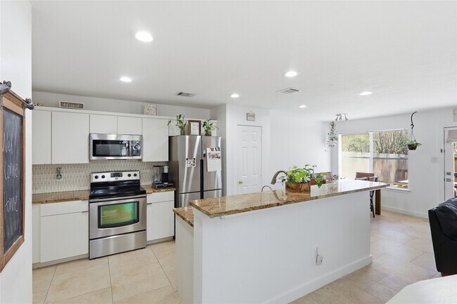 Building Photo - 151 Anise Tree Pl