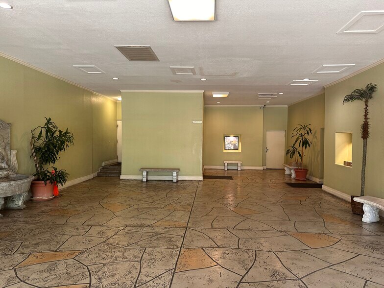 Building Photo - 6140 Monterey Rd