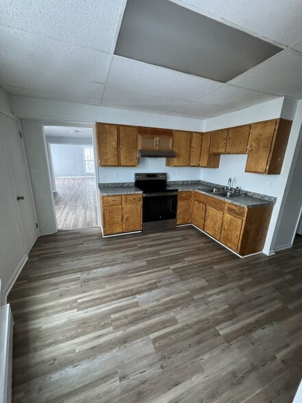 Building Photo - 219 N Main St