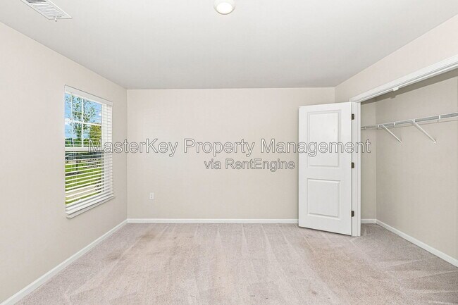 Building Photo - 3001 Brellon Ln
