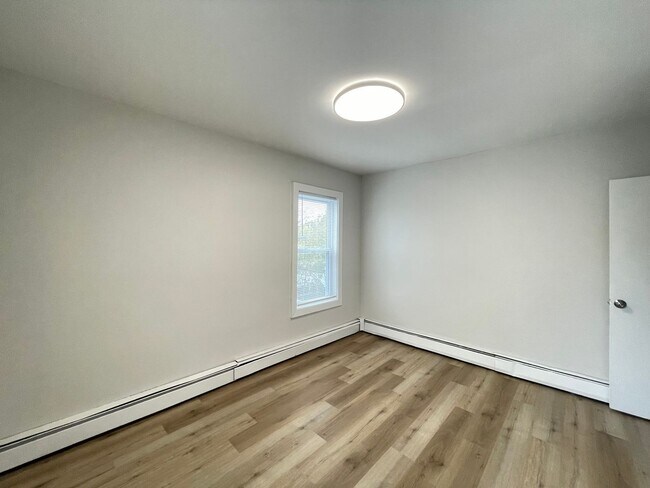 Building Photo - 124 Beech St