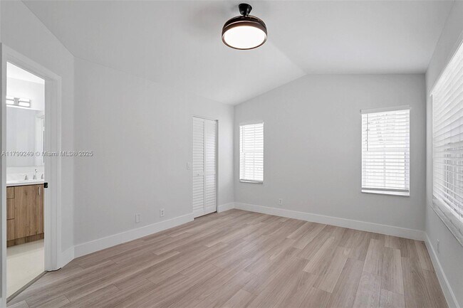 Building Photo - 824 Sand Creek Cir