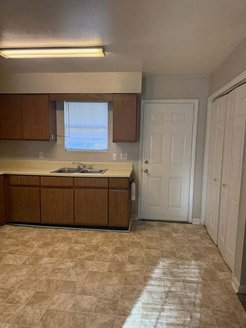 Building Photo - 1413 Grimes St