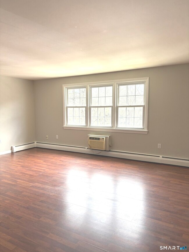 Building Photo - 25 Grandview Dr