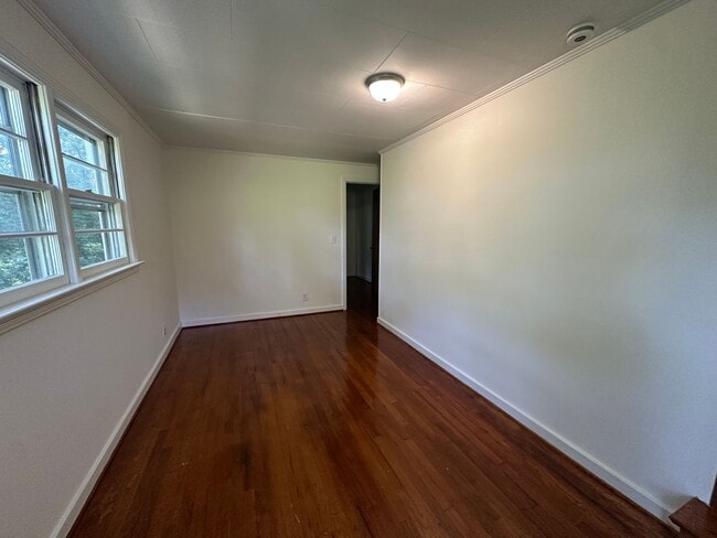 Building Photo - Rental In Anniston