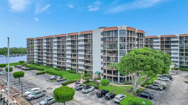 Building Photo - 899 Jeffery St