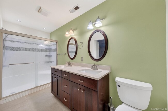 Building Photo - 1306 Nutmeg Dr