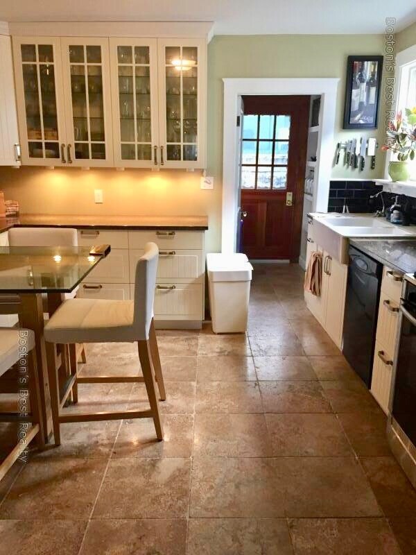 Building Photo - 120 Nonantum St