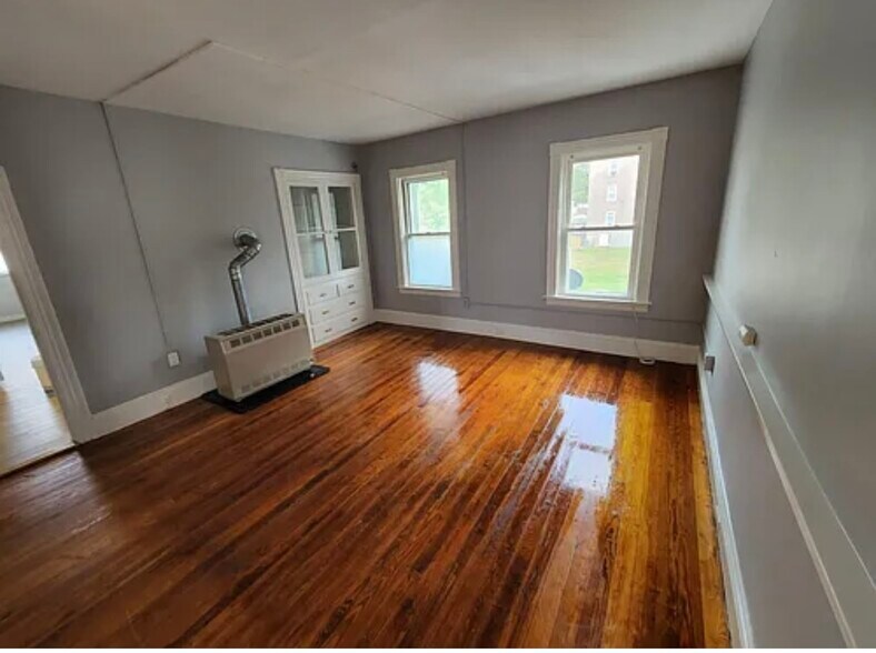 Building Photo - 217 Clarendon St