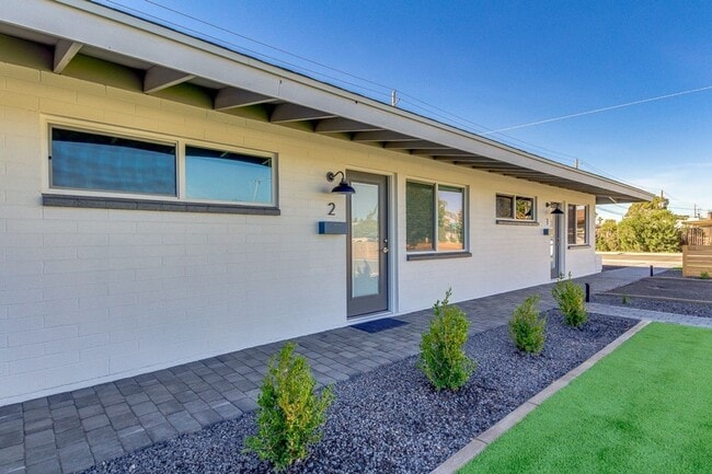 Building Photo - 3031 N 69th Pl