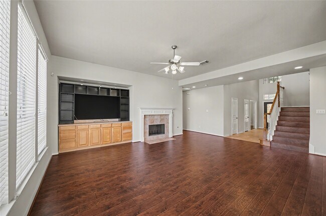 Building Photo - 17422 Memorial Blossom Dr