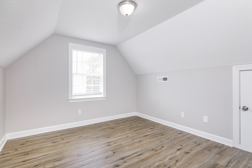 Building Photo - 204 Hunter Way