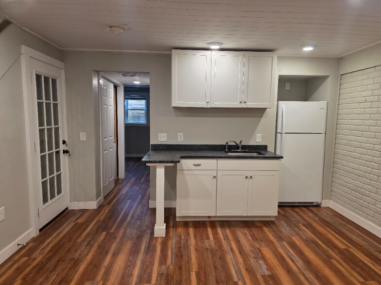 Building Photo - 2215 Reservoir St