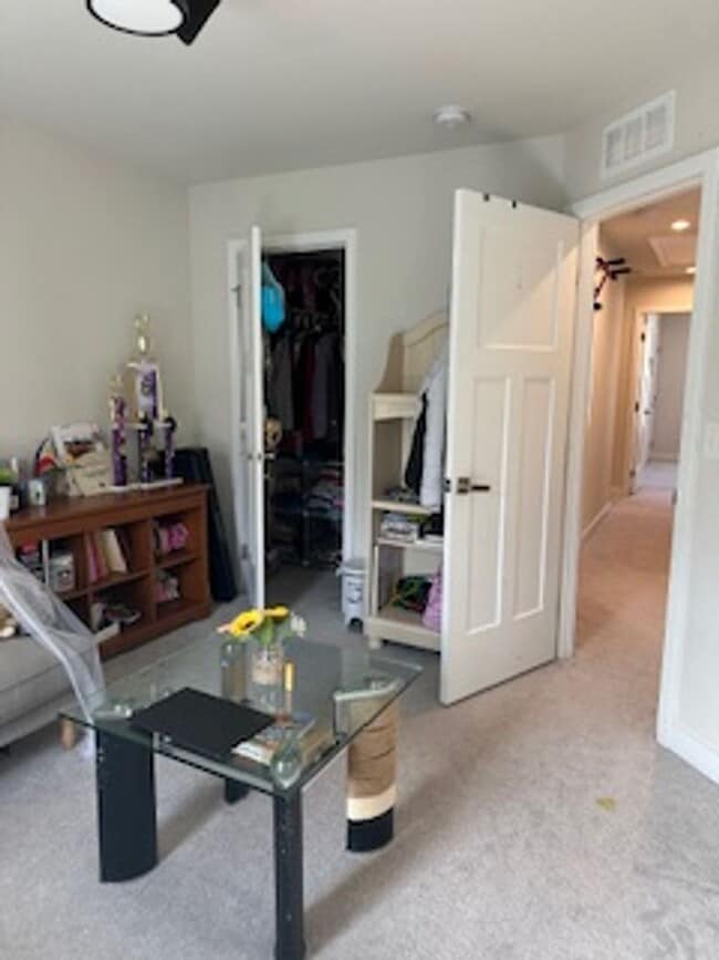 Building Photo - Chesapeake-Townhouse-Cardinal Meadows-3BR-2.5BA-1 Car Garage