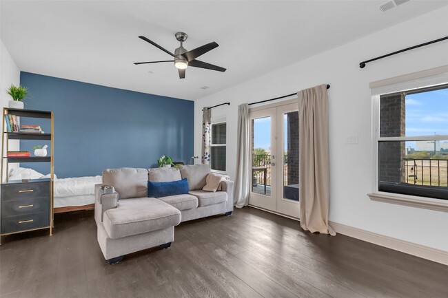 Building Photo - 4153 Shavano Dr