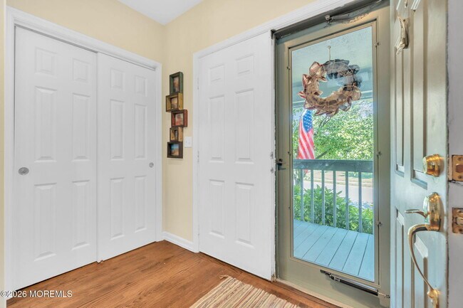 Building Photo - 110 Sea spray Ln