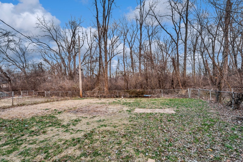 Building Photo - 10508 Lilac Ave