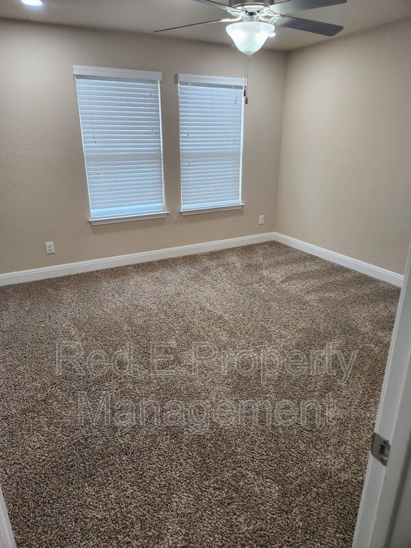 Building Photo - 1806 Ayleth Ave