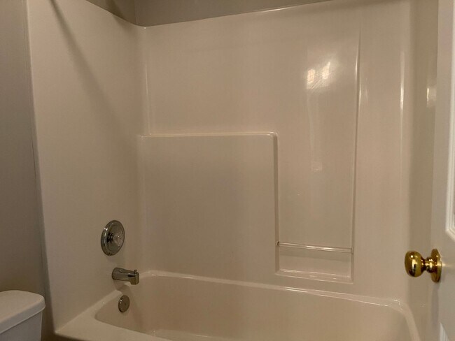 Building Photo - 3 Bed 2.5 Bath Nashville Opry Mills Area F...