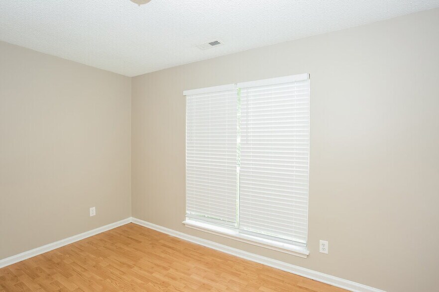 Building Photo - 691 Rebecca Jane Dr