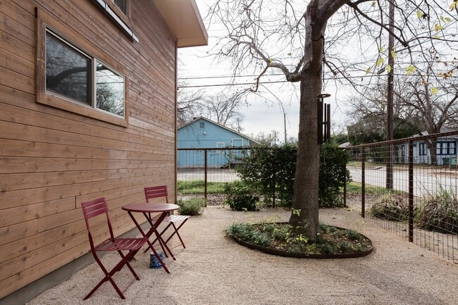 Building Photo - 55 Lynn St