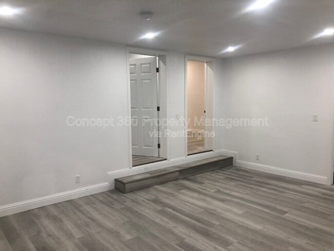 Building Photo - 1327 W Parade St