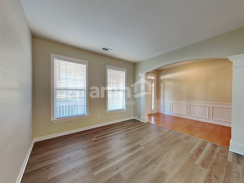 Building Photo - 1205 Ethans Way