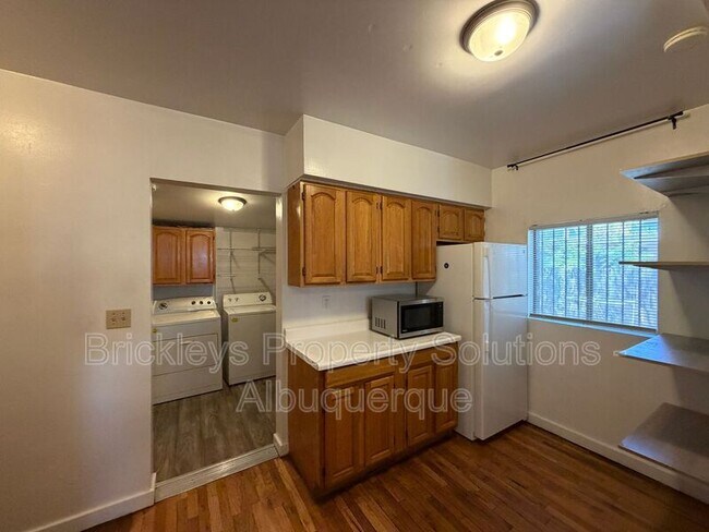 Building Photo - 313 Cornell Dr SE
