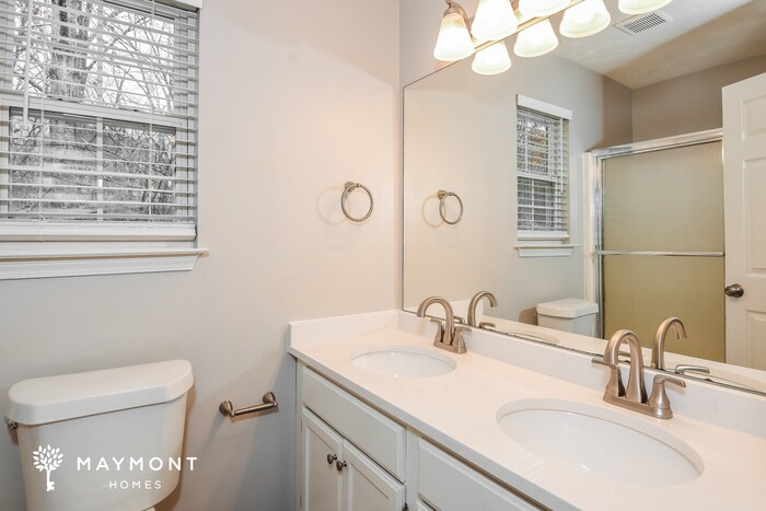 Building Photo - 329 Hillcrest Ln